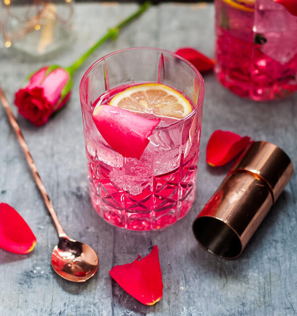 Rose Vodka and Tonic 15,000 gil